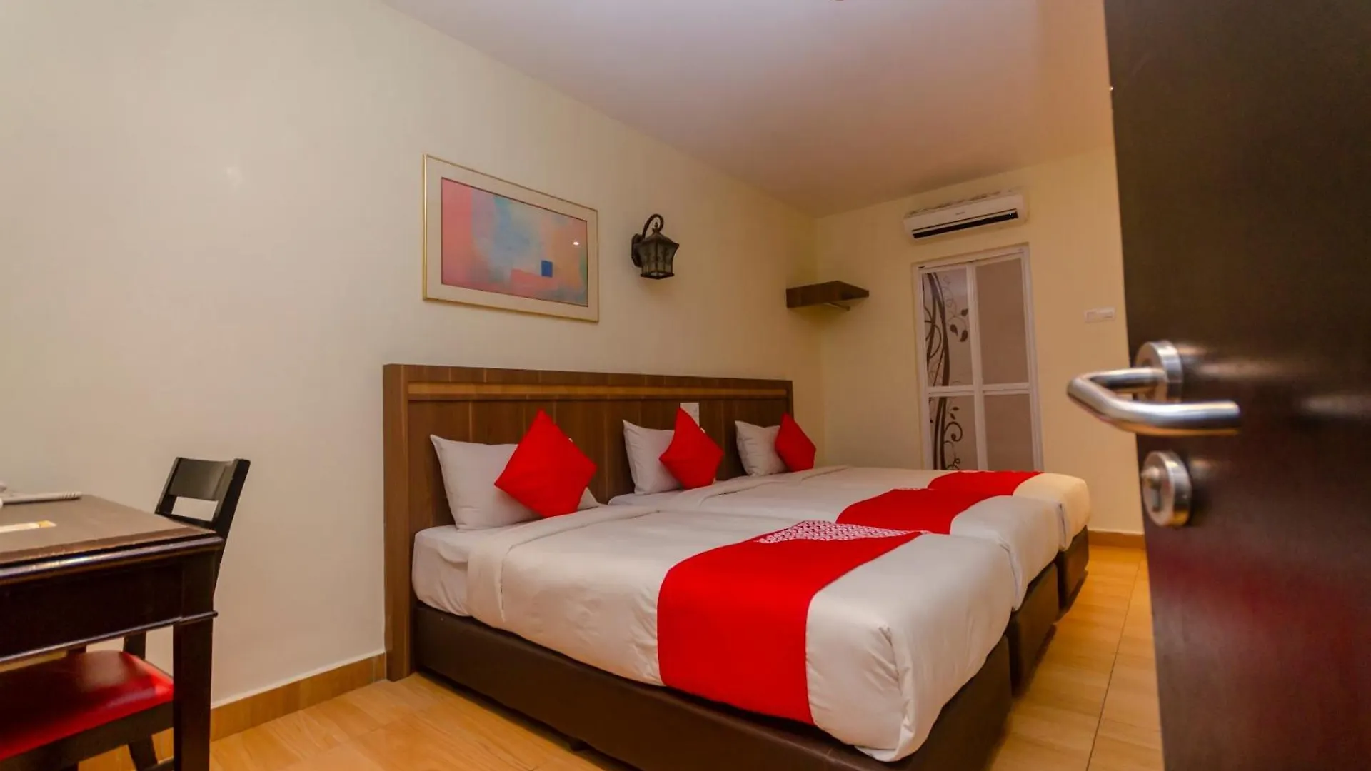 Super Oyo 596 The Vintage Hotel Johor Bahru