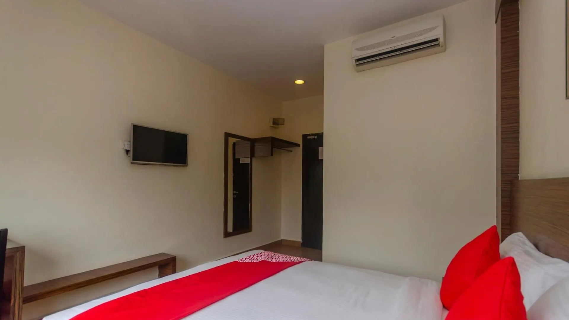 Super Oyo 596 The Vintage Hotel Johor Bahru